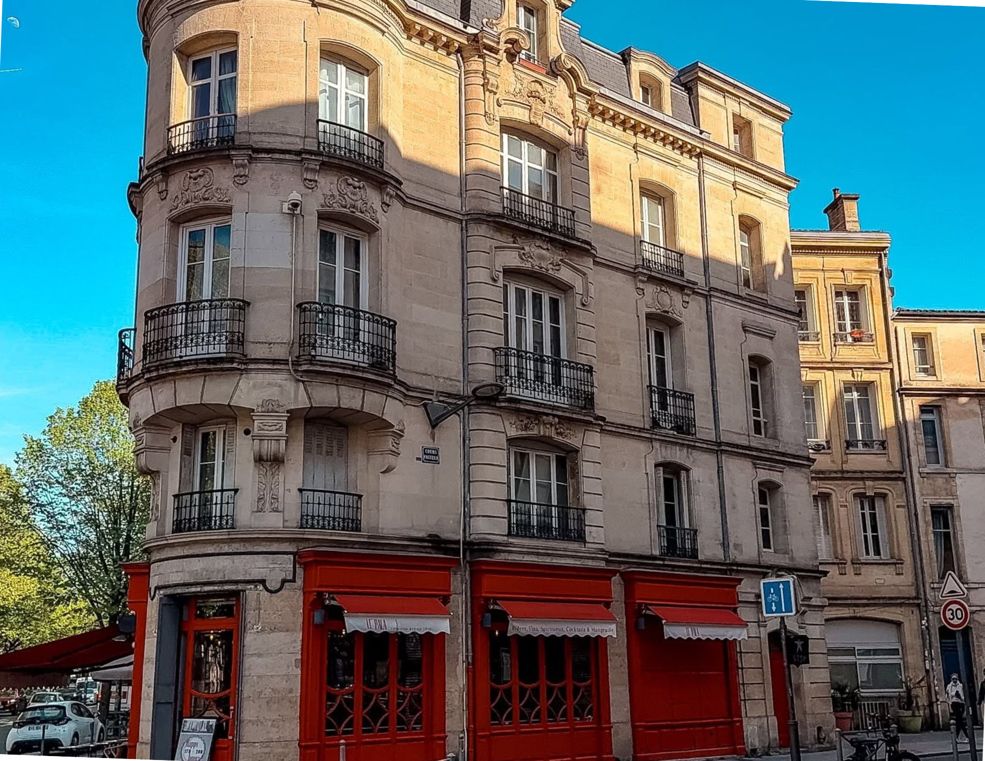 Bordeaux Travel Guide (2).png